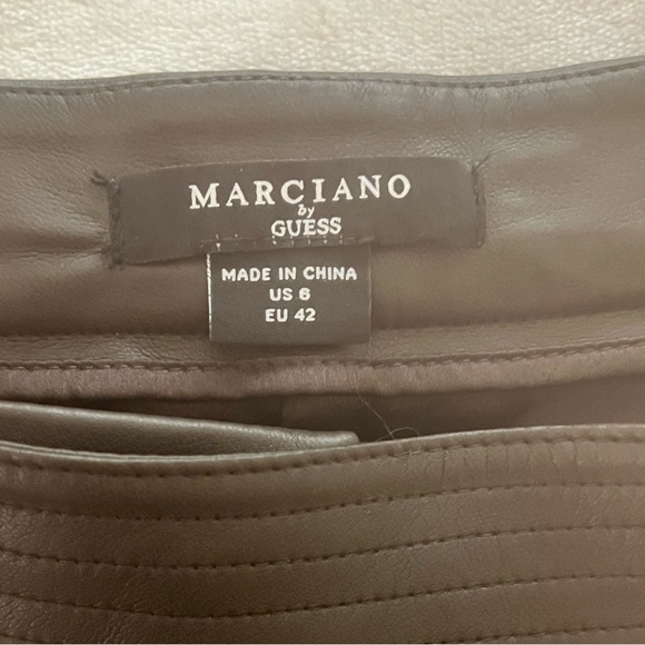 Marciano by Guess Faux Leather Belted Shorts – US 6 (EU 42) - Picture 3 of 7